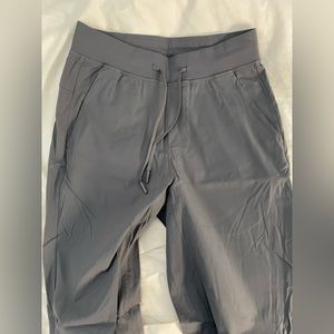 LULULEMON GREAT WALL PANT – GREY